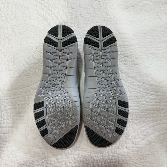 Nike Shoes Focus Flyknit
Women - Picture 6 of 8